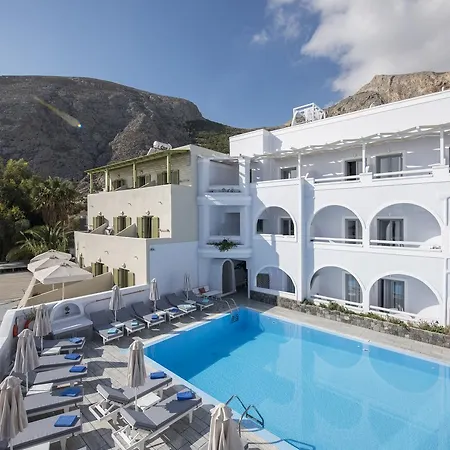 Blue Waves & Hotel Kamari (Santorini)